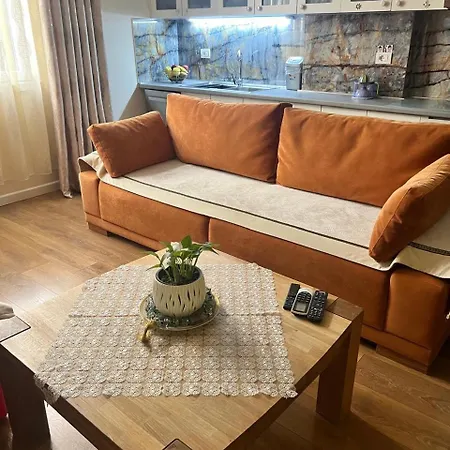 Apartment Modern By Lina-komuna E Parisit Tirana