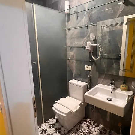 Modern By Lina-komuna E Parisit